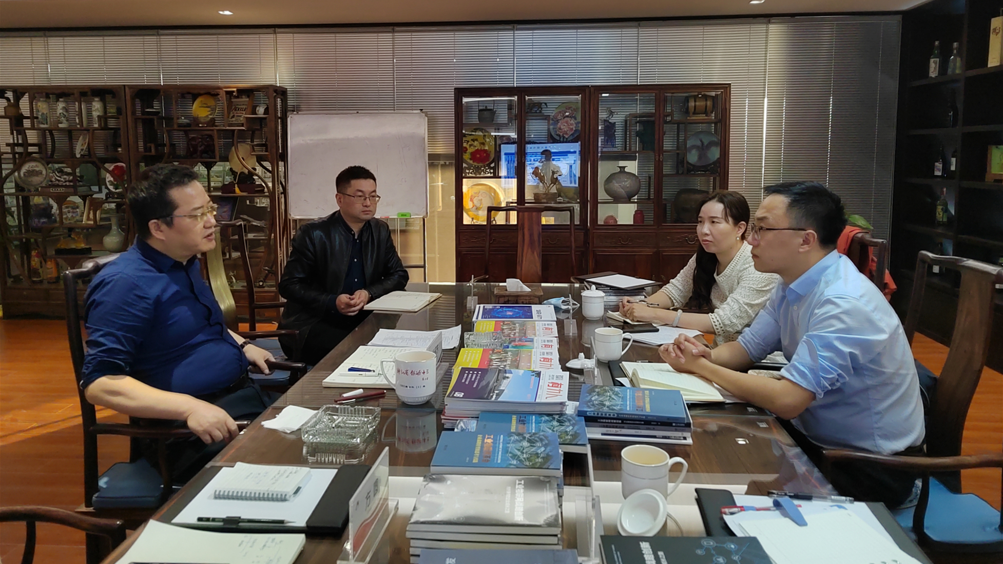 寧波市經(jīng)濟和信息化局副局長、寧波市數(shù)字經(jīng)濟局局長王懿棟一行赴柯力傳感調(diào)研