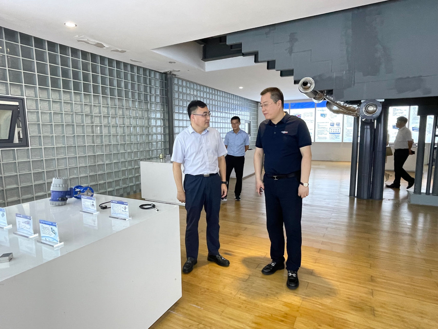 寧波市委副秘書長、甬江科創(chuàng)辦常務(wù)副主任徐云一行蒞臨柯力調(diào)研交流