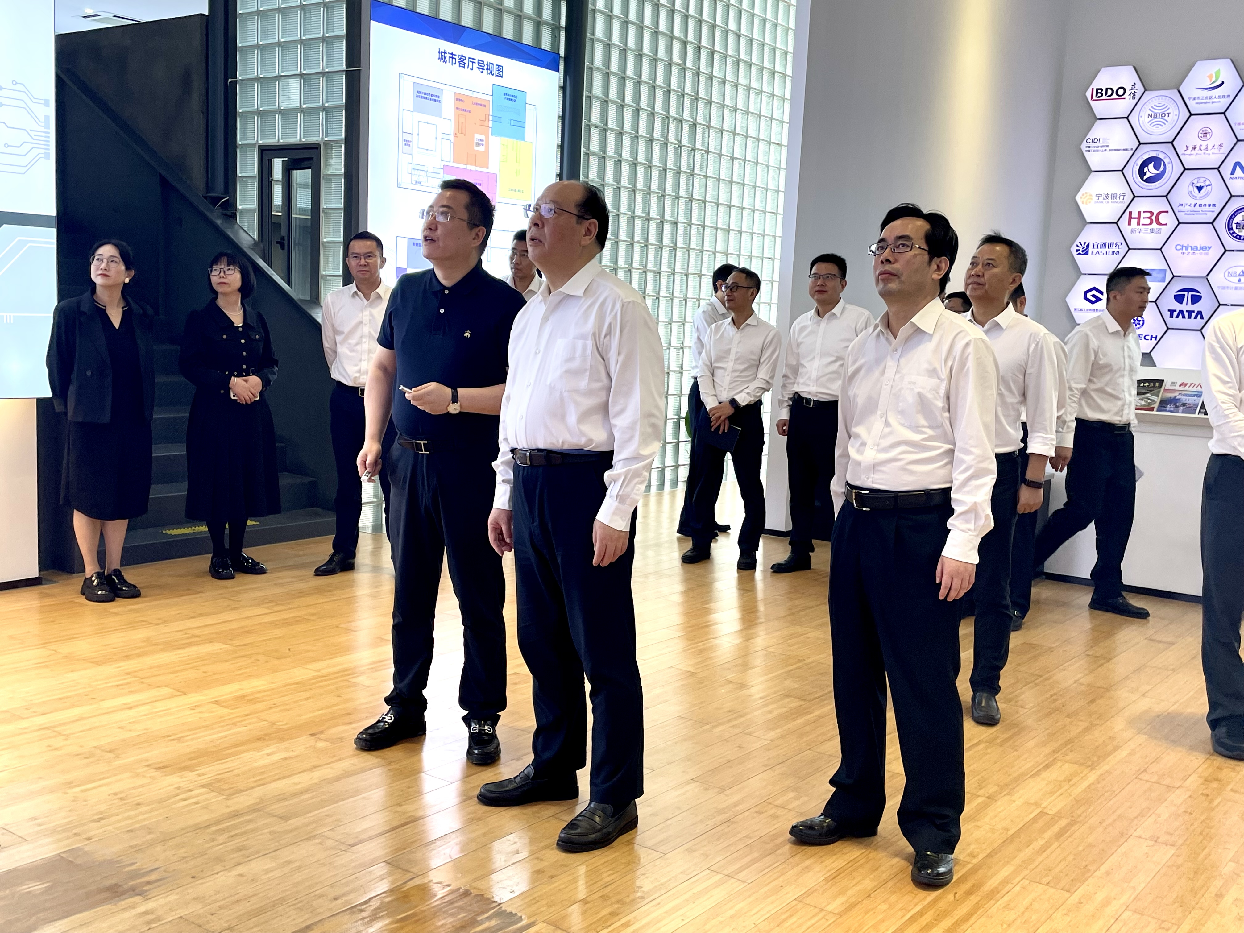 浙江省委常委、寧波市委書記彭佳學(xué)一行蒞臨柯力傳感走訪調(diào)研